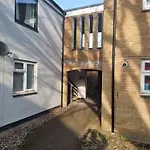 Spacious 2 Bed Apartment Near River & Station - Cambridge Homehost