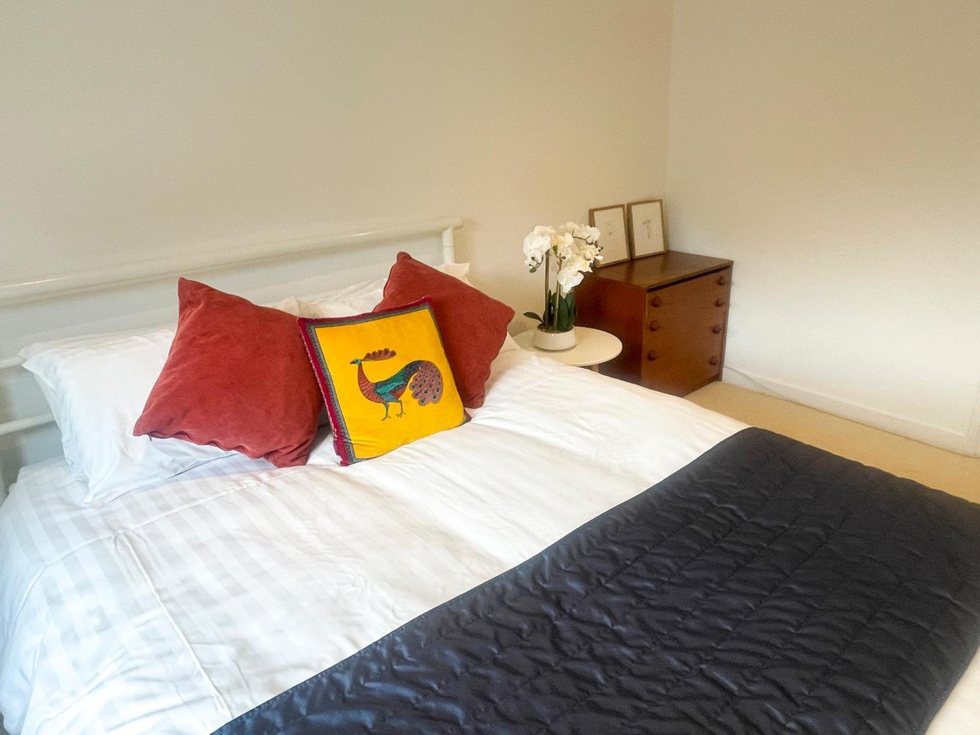 Spacious 2 Bed Near River & Station - Homehost Cambridge (Cambridgeshire)